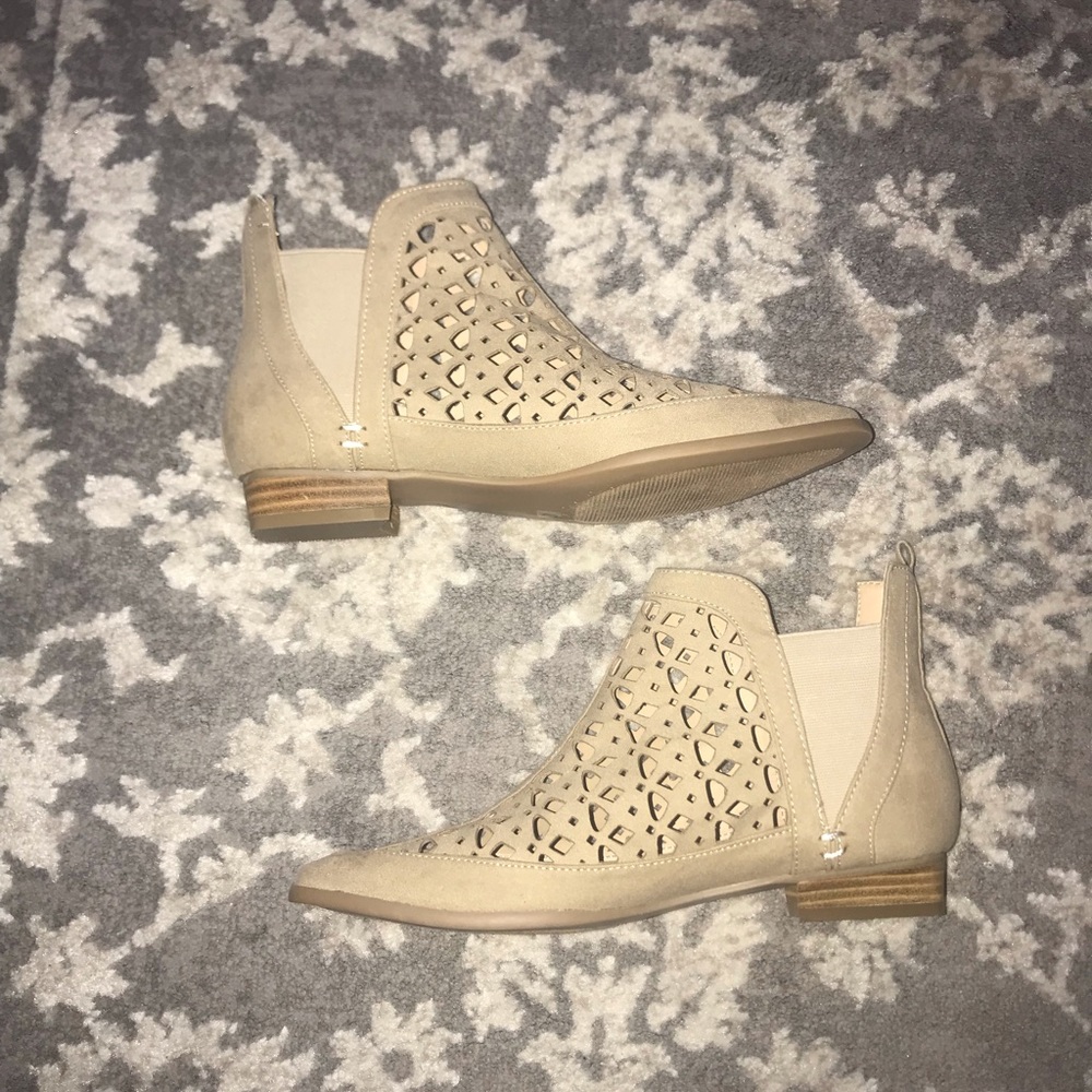 Women’s Tan booties